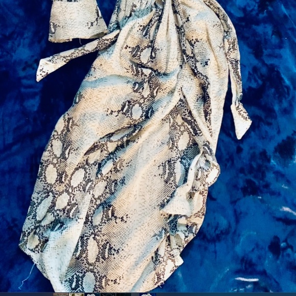 From meeting to dinner dress - Picture 2 of 2